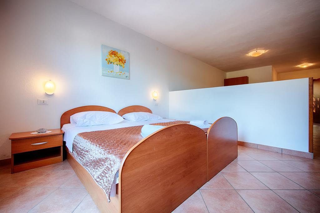 Apartments Bruna Lastovo Kamer foto